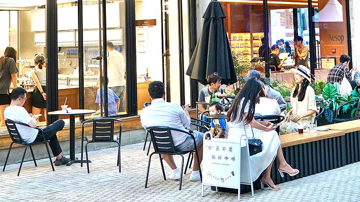 Open sitting area of a restaurant